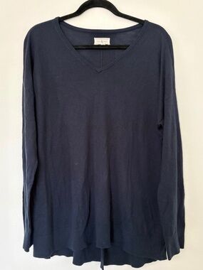 Lou & Grey Navy Back Split Ribbed HemV Neck Long Sleeve Pullover Swing Sweater